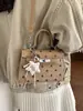 Bolso cuadrado pequeño de lunares para mujer, nuevo bolso cruzado versátil de moda estilo coreano para el verano 2026, bolso de hombro simple para el día a día