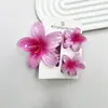 Conjunto de Presilhas de Flor Plumeria Europeu e Americano Mais Vendido Presilha de Cabelo Flor Cruzada Moda Feminina Acessórios de Cabelo Presilha de Tubarão para o Fundo da Cabeça
