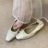 Sapatilhas Chuyuji estilo francês com laço delicado e bico quadrado para mulheres, novo modelo de outono, sapatos de salto baixo macios estilo fada