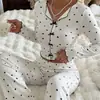 Ropa de casa transfronteriza europea y americana más vendida, pijama de dos piezas para mujer con estampado de corazón, manga larga y solapa, se puede usar para salir, con pantalón largo.