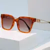 Óculos de Sol Personalidade com Armação Grande Modelo Novo 2026 para Homens e Mulheres com Hastes Vazadas de Metal Óculos de Sol Tendência Amazon