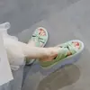 Nuevo Modelo Primavera/Verano 2026: Sandalias de cuña versátiles de punta abierta con tiras cruzadas y suelas gruesas para mujer, Moda transfronteriza