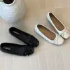Sapatos Mary Jane Planos com Bico Quadrado e Rebite de Laço para Mulheres, Sola Macia, Primavera/Outono, Retrô, Corte Baixo, Novos, Sapatos Femininos Versáteis