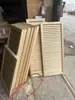Gabinete de zapatos de madera maciza de pino con lamas, puerta de armario transpirable, puerta corrediza, pantalla plegable de madera móvil, ventilación