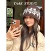 Gorro de punto con diseño de copo de nieve en jacquard para mujer, gorro de lana estilo coreano para otoño e invierno, gorro cálido con cabeza grande que muestra la cara, gorro pequeño y moderno para el frío.