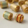 Barril de pegamento azul quemado, cuentas de gota, cinco por accesorios, colgante con baño de aceite de gota, accesorios para manualidades, espaciador con agujero pasante, etiqueta, venta al por mayor