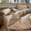 Conjunto de cama simples de quatro peças xadrez listrado feito de algodão puro, textura de algodão lavado, lençol e capa de edredom, conjunto de três peças para dormitório