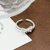 Anillo de Lujo Ligero de Diseño de Nicho con Lazo Hoja de Arce Circonita para Mujer Moda Elegante Exquisito Apilable de Gama Alta Anillo para Dedo Índice