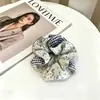 Goma de pelo scrunchie vintage versátil extragrande para adultos, elegante scrunchie floral para coleta