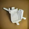 284B9-AX000 es adecuado para Nissan Tiida, Sylphy, Livina, y es la carcasa inferior de la base de la caja de fusibles de la cabina