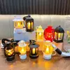 Llavero de Lámpara de Viento Mini Retro Llavero de Luz de Vela Electrónica Luz Ambiental Decorativa Colgante Pequeño para Bolsa de Regalo