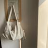 Bolso nuevo de nailon estilo coreano plisado con cordón precio unitario bolso de axila bolso artístico de nailon moda casual gran capacidad Mujeres