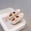 Zapatos de piel para niños 2026 nuevo estilo popular con lazo, zapatos de princesa, suela suave, con cordones, zapatos individuales para niñas pequeñas