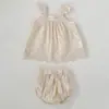Conjunto de Verão para Bebê Menina Conjunto para Recém-Nascido Estilo Coreano Top de Amarrar no Pescoço Bordado com Mangas Volumosas, Shorts de Algodão Puro, Conjunto Elegante de Duas Peças
