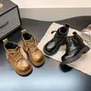 Botas de Cuero Estilo Británico para Niñas Otoño/Invierno 2026 Nuevas Botas Cortas Cálidas de Suela Suave con Felpa Moda de Corte Bajo Botas Individuales Botas Martin