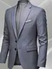 Blazer Casual de Doble Botonadura para Hombre Estilo Coreano Corte Ajustado Color Sólido Traje de Negocios Banquete de Bodas Chaqueta Pequeña de Moda