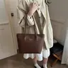 Bolso de mano estilo coreano para mujer, nuevo modelo 2026, bolso tote casual de gran capacidad, bolso de hombro y axila a la moda