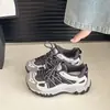 Estilo Retro Cadarço Tênis Pai Sapatos Femininos 2026 Primavera/Outono Novo Versátil Faz os Pés Parecerem Menores Casuais Esportivos Sapatos Únicos
