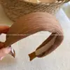 Diadema de ala ancha plisada a rayas para mujer, sensación de alta gama, mismo estilo que Zhang Ruonan, diadema antideslizante, para presionar el cabello, pinzas para el cabello, accesorios para el cabello