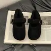 Moda retro, zapatos Mary Jane de punta redonda con una sola tira de hebilla, con un diseño mullido, para mujer, colección otoño/invierno 2025, con una estética delicada y elegante