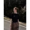 Elegante camisa de punto con mangas murciélago, elegante diseño acanalado, top de manga corta que ciñe la cintura, transmisión en vivo de nuevo producto, dropshipping transfronterizo