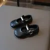 Outono 2026 Novos Sapatos Infantis Estilo Coreano Simples Sapatos de Princesa para Meninas Jovens Sola Macia Antiderrapante Sapatos de Couro