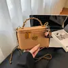 2025 Nuevos Bolsos de Otoño e Invierno Diseño de Nicho Bolsos Cruzados de Gama Alta para Otoño e Invierno Bolsos de Cubo de Mano Bolsos Versátiles