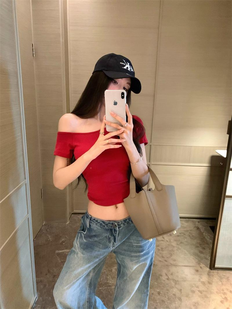 复制_性感辣妹斜领露肩短袖T恤女夏季不规则修身.jpg