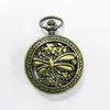 Venta al por mayor del fabricante Tapa abatible hueca retro Reloj de bolsillo Creativo Reloj para hombre y mujer Estudiante Reloj de cuarzo Reloj para colgar para ancianos Esfera grande