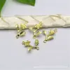 Novos acessórios de joias DIY puro cobre chapeamento de cor mantendo delicado pendente em forma de flor antigo cocar conector de ramo de flor