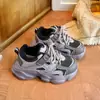 2026 Nueva Moda para Niñas Zapatos de Papá con Felpa Adicional Malla Otoñal Velcro Suela Suave Niños Medianos y Grandes Zapatos Deportivos Casuales