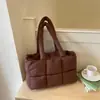 Bolsa acolchoada xadrez grande transfronteiriça para mulheres, nova bolsa acolchoada de algodão 2026, grande capacidade, bolsa de ombro leve, bolsa de axila