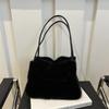 Bolsa de Pelúcia Estilo Coreano Outono e Inverno Nova Bolsa Tote Fofa Feminina Bolsa de Ombro/Axila Fofa de Grande Capacidade Bolsa de Mão