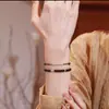 Pulsera de Obsidiana Natural para Mujer con Fragmentos de Plata, Apilable para la Buena Suerte, Regalo Único