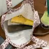 Bolso Nuevo con Estampado de Leopardo para Gatos para Mujer, Estilo Nuevo Popular, Bolso de Hombro Versátil para Viajes Diarios, Bolso para Clase de Estudiante Universitario, Bolso Tote