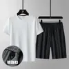 Conjunto Deportivo de Shorts para Hombre, Nuevo Estilo de Verano, Camiseta Casual Transpirable de Seda Helada de Manga Corta, Conjunto de Dos Piezas para Jóvenes y Adultos de Mediana Edad