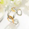 Pulseira Aberta de Aço Inoxidável Transfronteiriça, Luxo Leve, Não Desbota, Pulseira Prensada a Óleo, Design de Nicho, Sensação de Alto Padrão, Joia de Mão Banhada a Ouro