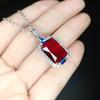 Colgante de diamante cuadrado de princesa con costuras de granada roja de imitación de color directo de fábrica, collar de esmeralda de contraste de moda de lujo ligero para mujer