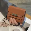 Carteira Multifuncional de Couro Genuíno para Mulheres, Estilo Curto, Novo Modelo 2026, Design de Nicho de Alta Qualidade, Grande Capacidade, Múltiplos Porta-Cartões, Carteira de Couro Bovino