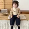 Chamarra suéter estilo coreano, elegante, para niños, con bloques de color retro y cuello polo, pantalones casuales versátiles de pierna recta con borde enrollado para otoño