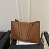Bolsa Feminina Grande Capacidade Estilo Europeu e Americano, Tendência e Única, Novo Modelo Primavera 2026, Bolsa Tote Personalizada com Alça de Corrente e Alça de Ombro