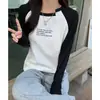 Foto Real # Camiseta de Manga Longa Patchwork para Mulheres, Camiseta Básica de Corte Solto, Novo Modelo Primavera 2026 com Design Único.