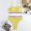 Conjunto de Biquíni de Duas Peças com Suspensório Dividido em Tecido Especial Estilo Europeu e Americano 2023 Traje de Banho Multicolorido Biquíni Sexy Feminino Exterior