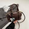 Bolso Satchel Casual para Viajero Urbano Bolso Boston para Mujer Verano 2025 Nueva Textura Letra en Relieve Bolso Bandolera