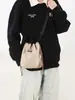 Bolso cruzado casual estilo japonés para hombres y mujeres, bolsa cuadrada pequeña con cordón resistente al agua, bolso de hombro a cuadros estilo Hong Kong para el trabajo