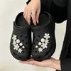 Pingentes de Sapato de Luxo para a Socialite Estilosa, Adequados para Tamancos, Decorações Florais Destacáveis com Strass, Acessórios de Pérola