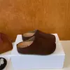 Pantuflas de plataforma de suela gruesa para mujer, mules cerrados cómodos estilo Birkenstock retro, nueva versión coreana de moda Otoño 2026