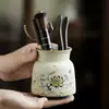 Juego de Té Cerámico Juego de Seis Piezas: Tetera Firestone Negra Azul y Blanca, Cucharilla de Té en Forma de Bolígrafo, Portavasos, Aguja para Té, Tubo para Té, Accesorios para Té para Uso en Casa