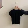 Camiseta Simples e Versátil de Manga Curta Estilo Coreano para Meninas Conjunto de Verão 2026 para Crianças, Conjunto de Duas Peças com Calça Casual Solta Estilosa