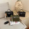 Comercio exterior transfronterizo tejido simple casual nuevo vintage personalizado diseño de bufanda de seda bolso de hombro único cruzado